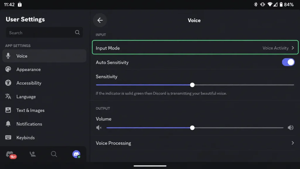 настройки Voice в мобильном Discord с выбранным режимом ввода