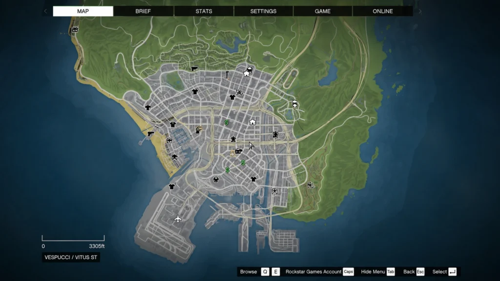 сюжетный режим GTA 5 и карта Лос-Сантоса с доступными заданиями.